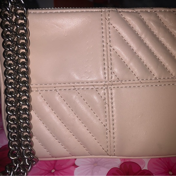 Express Beautiful Wrist-let wallet . - Picture 13 of 17